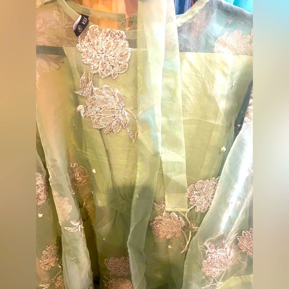 Vanya Ice Blue Bat Shaped Embellished Wrap Paired With Raw Silk Trouser Eid - Picture 7 of 9